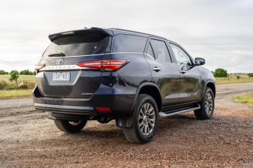 Toyota Fortuner 2022 rear angled